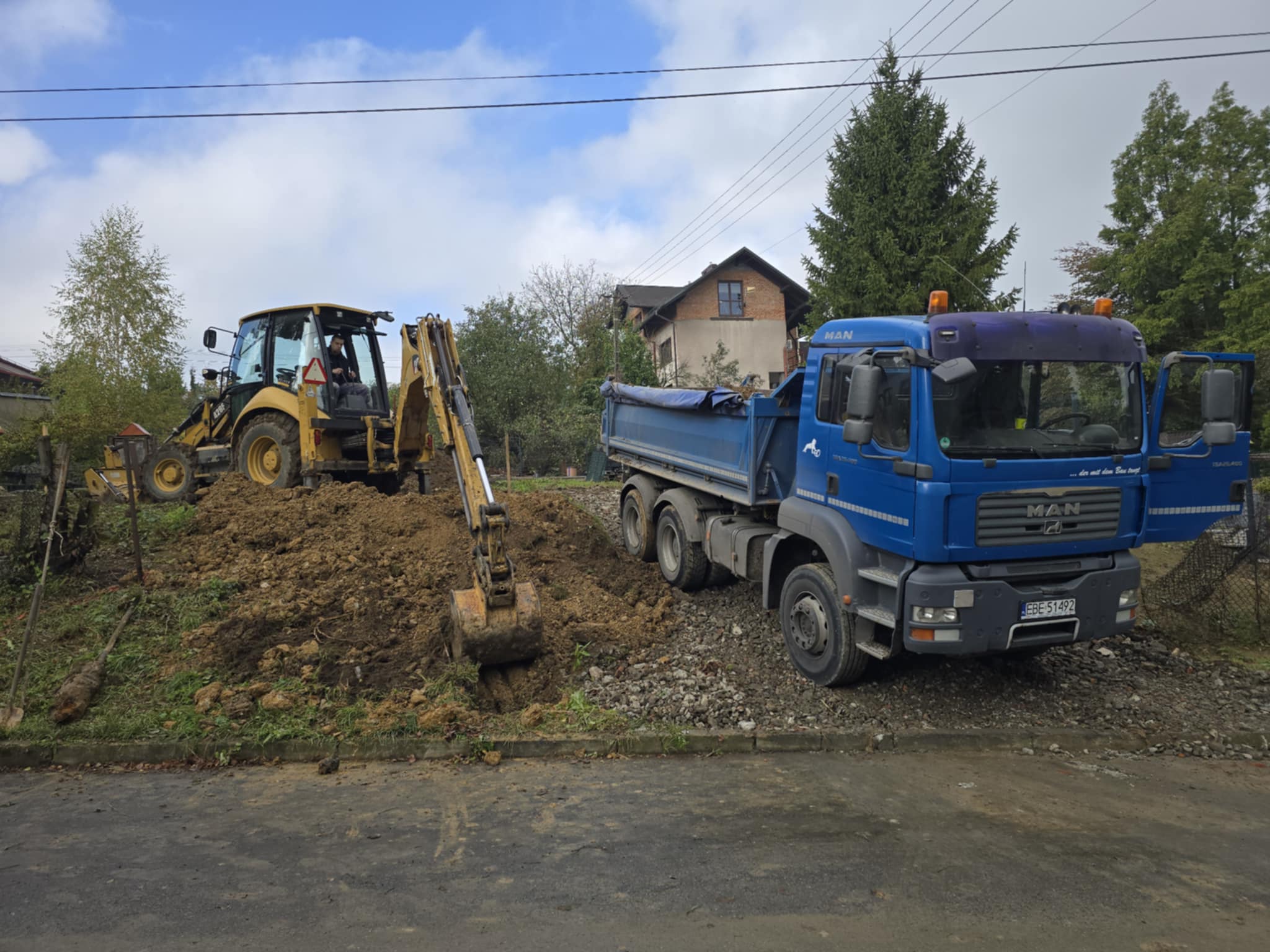 Robienie nowego podjazdu w Hażlachu